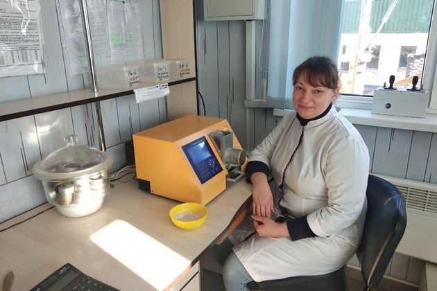 Завідувач лабораторії «Вільногірського елеватора» ГК G.R. Agro Наталія Халепа